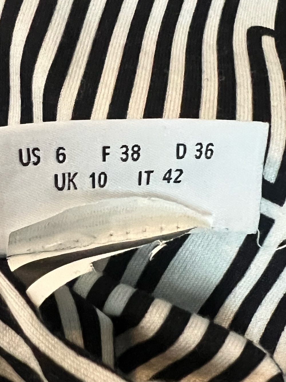 Akris Punto Optical Logo Mock Neck Stretch Top Black White Size 6 - Picture 8 of 8